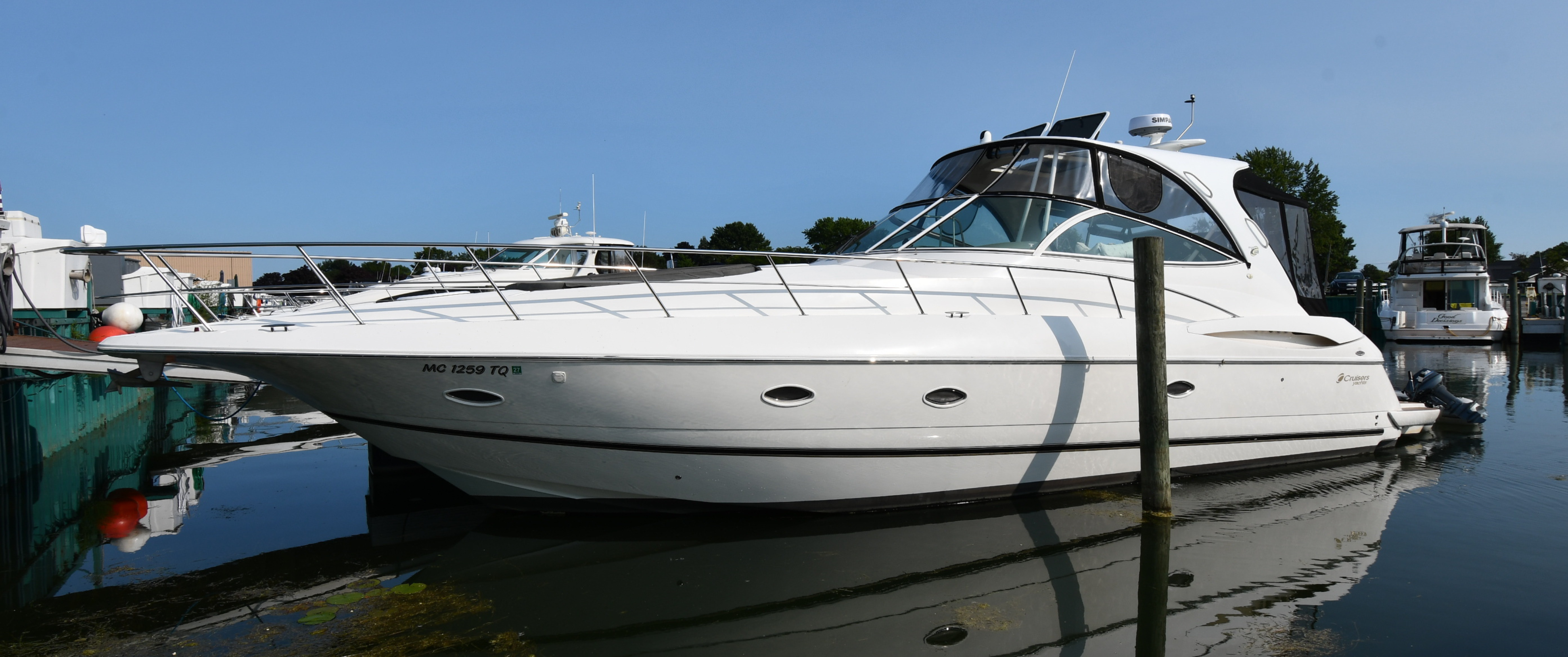 2004 Cruisers Yachts 440 Express